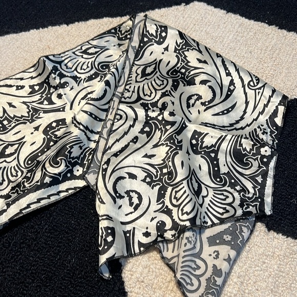 Stylish Thin Silk Scarf - Picture 2 of 3